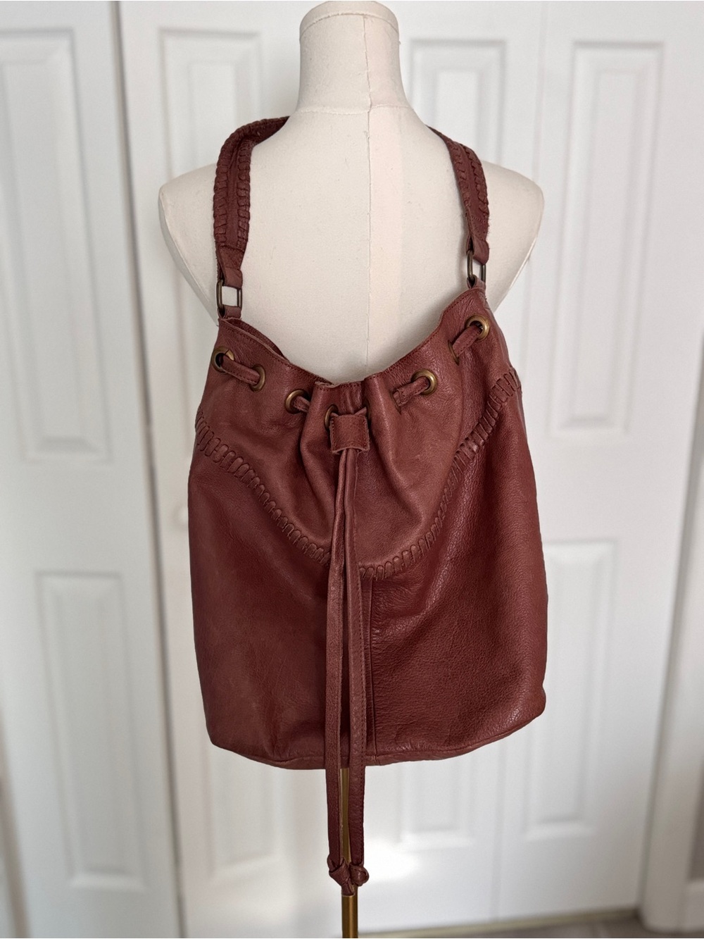 Day & Mood Velba hobo bucket brown leather drawstring purse bag Anthropologie